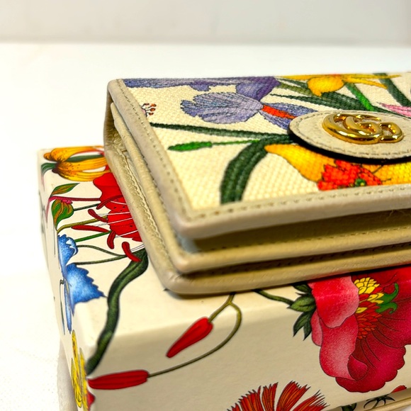 Gucci Floral Wallet Limited Edition! - Picture 9 of 14